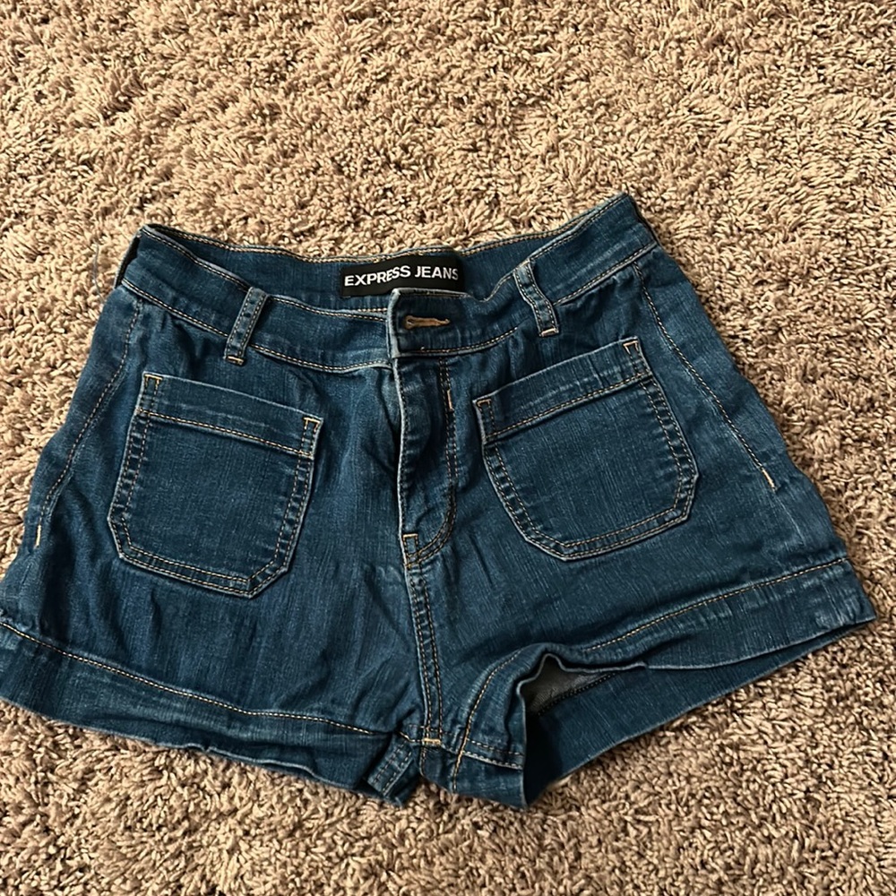 Express Shorts